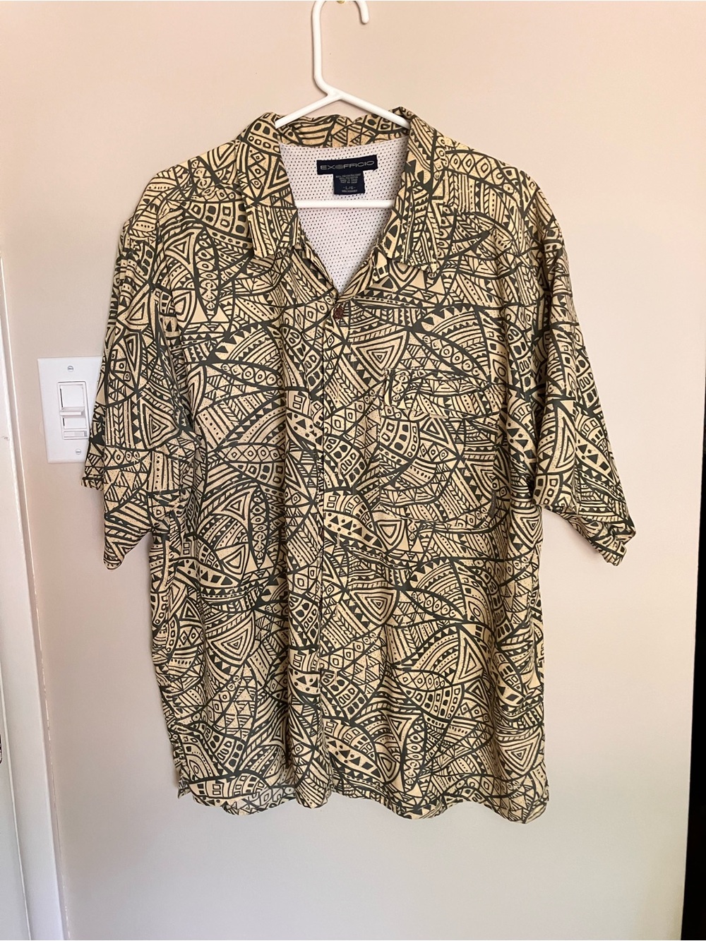 Exofficio s/s shirt in Beige Black Print gorpcore  travel adventure breathable